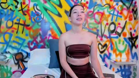 Snapshot of collins_aria chatting on 04.17.26 valentina online show from 04.17.26