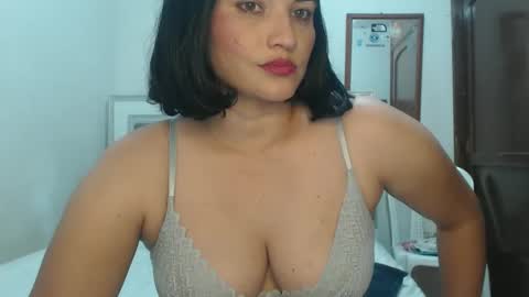 Snapshot of colombi4spice chatting on 04.24.26 viviana online show from 04.24.26