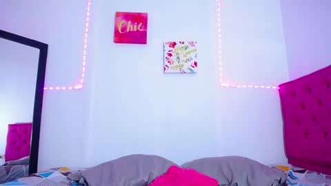  Nahomi  online show from 12.17.24