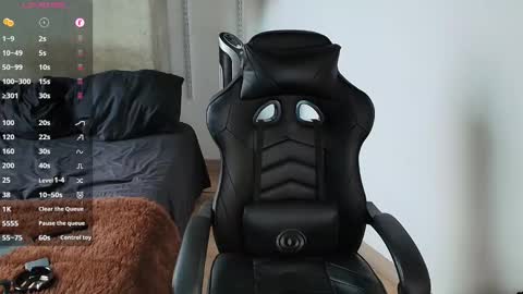 Snapshot of colombianmuscle8 chatting on 02.23.25 colombianmuscle8 online show from 02.23.25