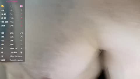 Snapshot of colombianmuscle8 chatting on 09.20.25 colombianmuscle8 online show from 09.20.25