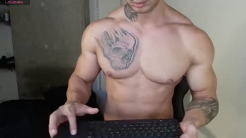 Snapshot of colombianmuscle8 chatting on 06.22.26 colombianmuscle8 online show from 06.22.26