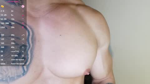 Snapshot of colombianmuscle8 chatting on 06.26.26 colombianmuscle8 online show from 06.26.26