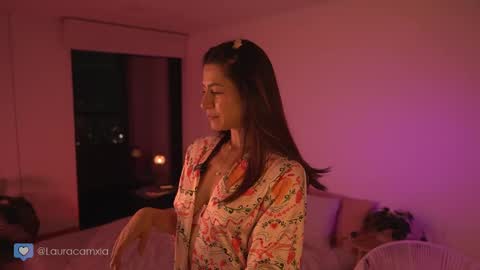 Laura online show from 10.16.25