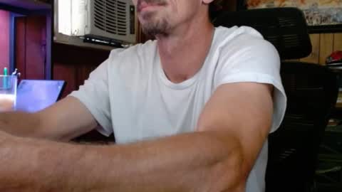 Nelson or ComicKing and sometime Peachy143 online show from 09.19.25