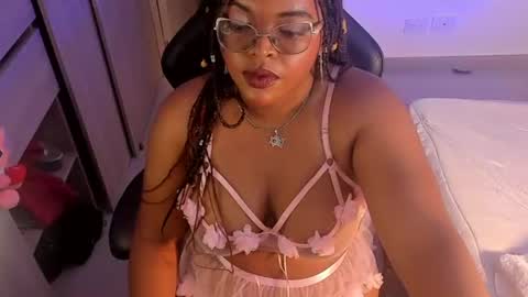 Snapshot of conielaurenth chatting on 07.22.26 conielaurenth online show from 07.22.26