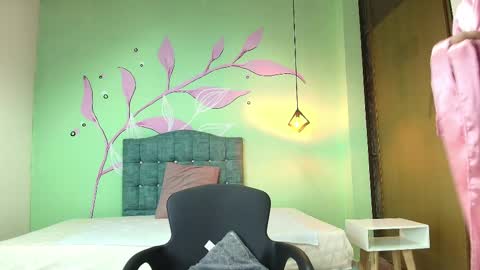 C O N N I E online show from 02.14.25