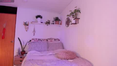 connie    online show from 01.03.25