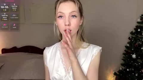 Hello im Sofia Welcme to my room .More hugs and kiss for you online show from 01.10.26