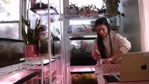 Snapshot of constantcumquest chatting on 10.09.25 ANR Mommy online show from 10.09.25