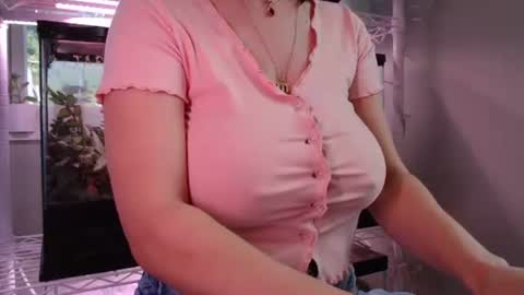 Snapshot of constantcumquest chatting on 10.12.25 ANR Mommy online show from 10.12.25