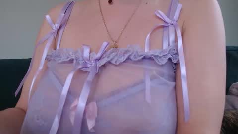 Snapshot of constantcumquest chatting on 11.07.25 ANR Mommy online show from 11.07.25