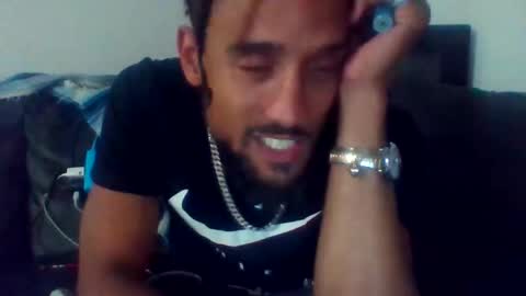 Snapshot of convertibl chatting on 10.31.25 convertibl online show from 10.31.25