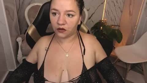 Snapshot of cony_curly_b chatting on 07.07.26 Online 2200 - 0600 online show from 07.07.26