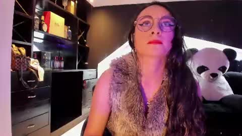 Snapshot of coral_gibson chatting on 06.27.26 Coral online show from 06.27.26