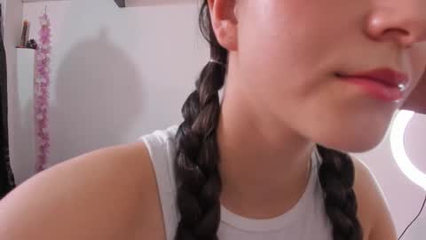 Coraline uwu     Bienvenidos al dulce mundo de Coraline    Hola amores soy Coraline  Una chica  tierna juguetona online show from 11.26.25