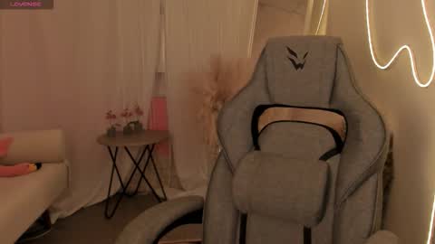 little girl who is always right or just Cora online show from 03.18.26