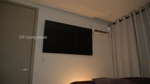 Snapshot of coreybae chatting on 01.05.25 coreybae online show from 01.05.25