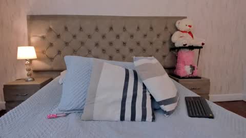 corinabrown_ online show from 02.09.25