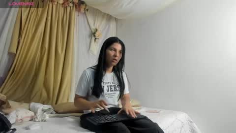 Snapshot of cositarika__ chatting on 06.05.26 Lunita online show from 06.05.26