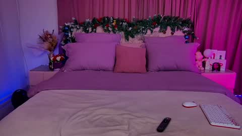 Sia online show from 12.17.24