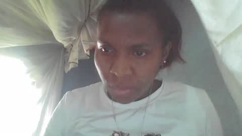 Snapshot of couleur_vanille chatting on 06.15.26 couleur_vanille online show from 06.15.26