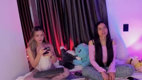 couple_funnyy online show from 11.29.25