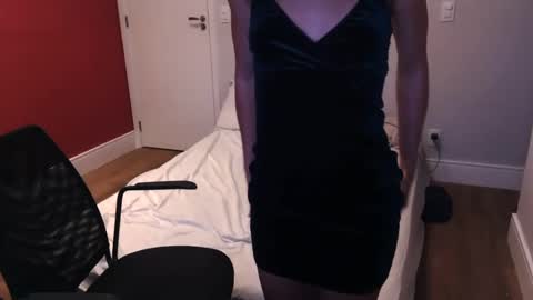 couple_nuts online show from 12.14.24