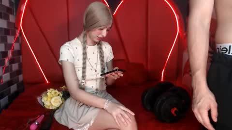 Snapshot of couple_sexxy7 chatting on 09.22.25 MIA LIZ AND SAM online show from 09.22.25