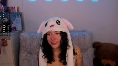 Snapshot of couplevibes_ chatting on 07.12.26 Emily Andy online show from 07.12.26