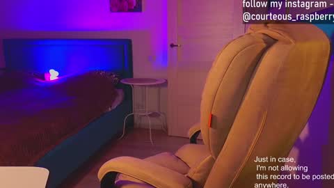 Snapshot of courteous_raspberrrry chatting on 01.28.25 Rose Roys my  online show from 01.28.25