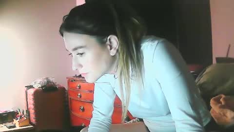 Snapshot of courtscutekitty chatting on 01.31.25 courtscutekitty online show from 01.31.25