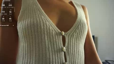 Yui online show from 10.24.25