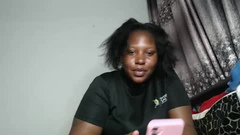 Snapshot of cozy_dion chatting on 04.04.26 Erykah online show from 04.04.26