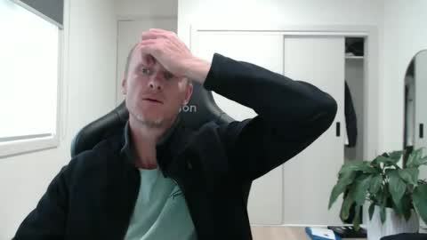 Snapshot of cptduckpants chatting on 11.28.25 cptduckpants online show from 11.28.25