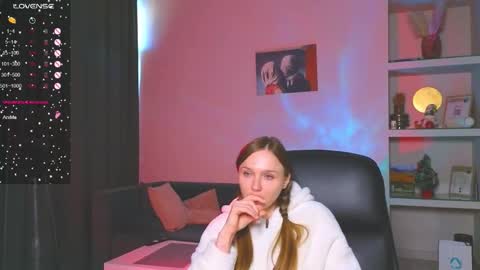 Snapshot of cravelucy chatting on 01.07.26 lucy online show from 01.07.26
