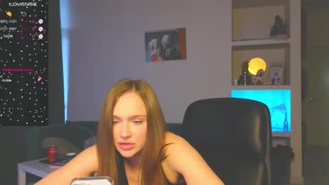 Snapshot of cravelucy chatting on 02.18.26 lucy online show from 02.18.26