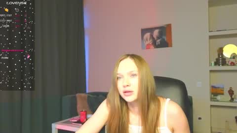 Snapshot of cravelucy chatting on 02.19.26 lucy online show from 02.19.26