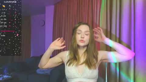 Snapshot of cravelucy chatting on 03.19.26 lucy online show from 03.19.26