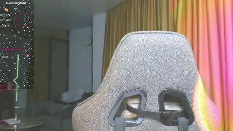 Snapshot of cravelucy chatting on 04.02.26 lucy online show from 04.02.26