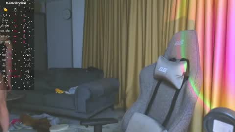 Snapshot of cravelucy chatting on 04.03.26 lucy online show from 04.03.26
