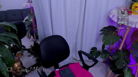 Laura  online show from 12.05.24