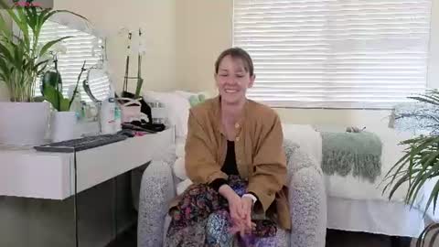 Snapshot of crazy_ass_stacy chatting on 07.16.26 Stacy 2pm to 6pm mon-fri 3 CAT online show from 07.16.26
