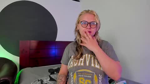 Snapshot of crazy_cakes_ chatting on 12.20.24 Lexie Rose online show from 12.20.24