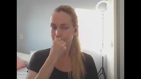 Anny online show from 04.15.26