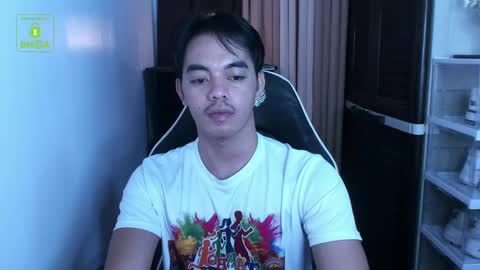 Snapshot of crazyasiancum chatting on 12.10.24 Zion online show from 12.10.24