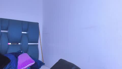 Snapshot of crazybaby_squirt chatting on 05.19.26 crazybaby_squirt online show from 05.19.26