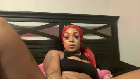 Snapshot of creame_sensation chatting on 12.17.24 PHANTOMTARGARYENXXX online show from 12.17.24