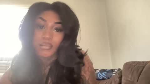 Snapshot of creame_sensation chatting on 12.21.24 PHANTOMTARGARYENXXX online show from 12.21.24