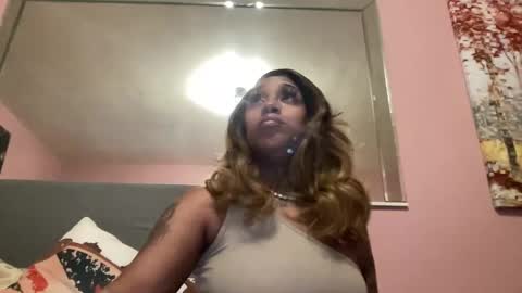 Snapshot of creame_sensation chatting on 02.19.25 PHANTOMTARGARYENXXX online show from 02.19.25
